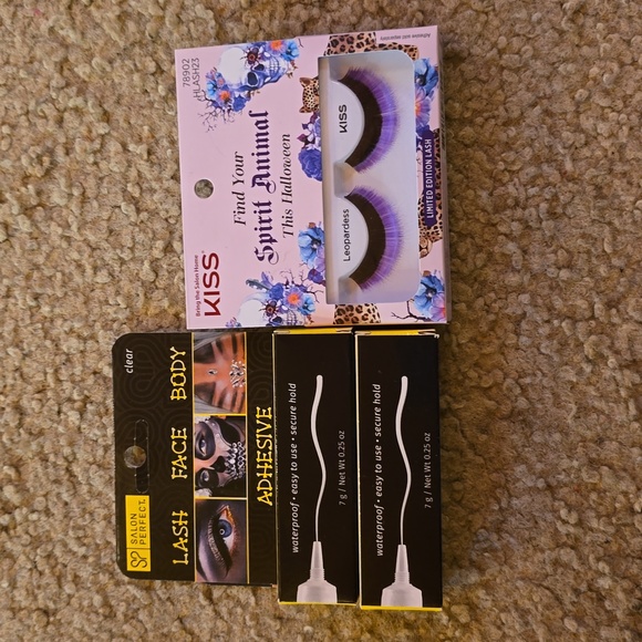 Lash, Face, and body glue with lashes included - Picture 1 of 1